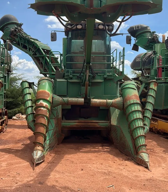Colhedora de Cana JOHN DEERE 3522 - ano 2014 - 2 Linhas
