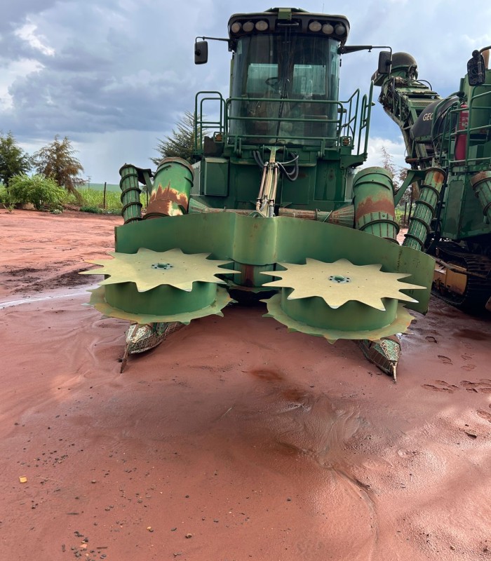 Colhedora de Cana JOHN DEERE 3522 - ano 2014 - 2 Linhas