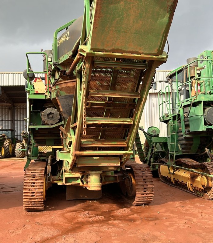 Colhedora de Cana JOHN DEERE CH 570 - ano 2016 - 2 Linhas
