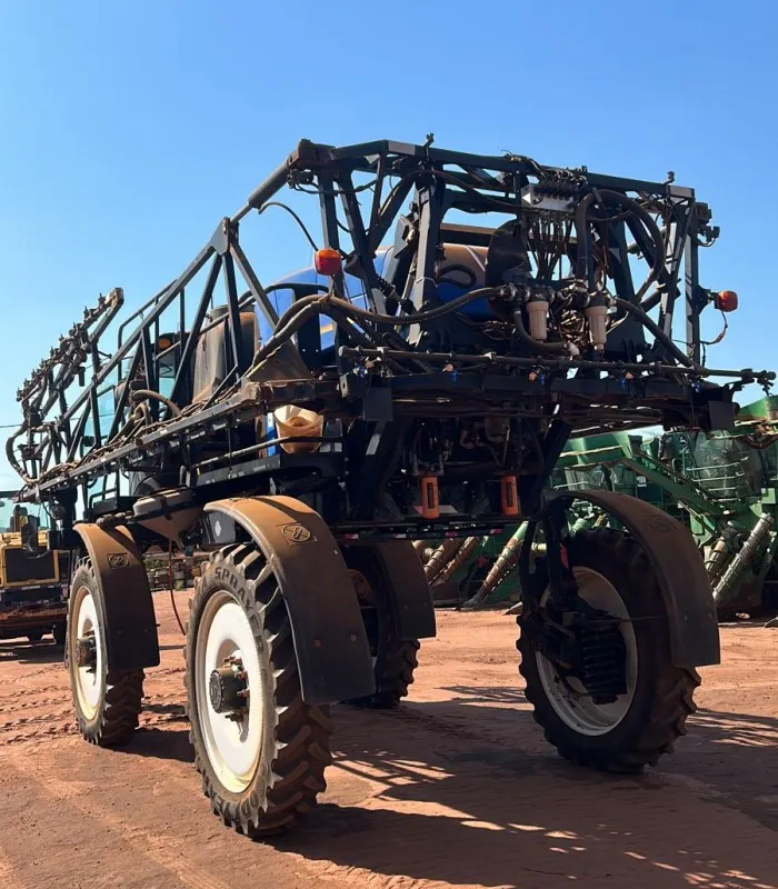 Trator AUTOPROPELIDO NEW HOLLAND - CLASSE II - DEFENSOR T3 - ano 2018