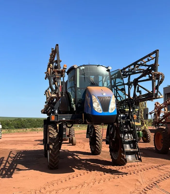 Trator AUTOPROPELIDO NEW HOLLAND - CLASSE II - DEFENSOR T3 - ano 2018