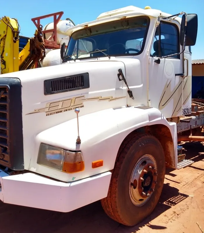 Caminhão VOLVO NL 12 410 - CAVALO MECÂNICO - ano 1997 