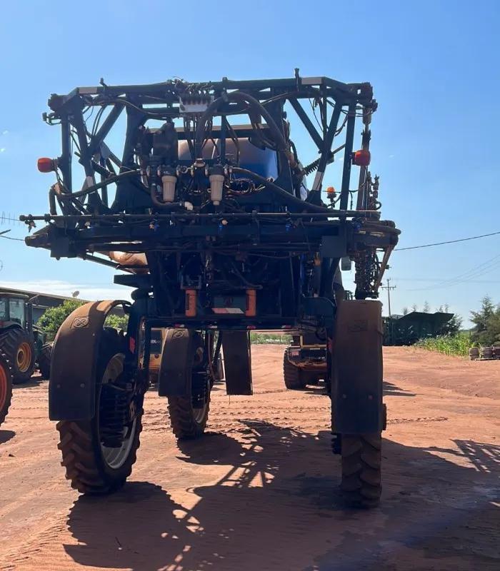 Trator AUTOPROPELIDO NEW HOLLAND