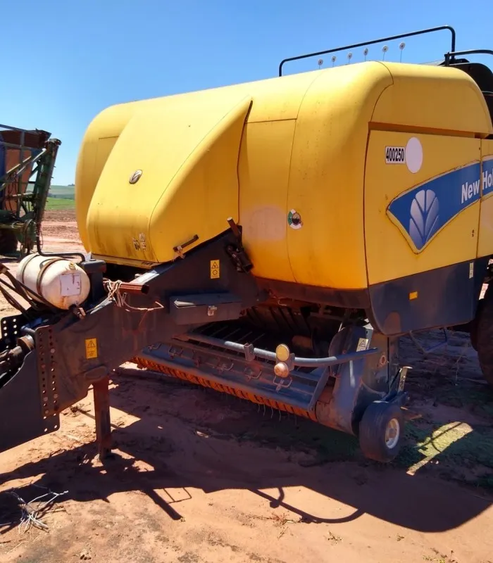 Enfardadeira De Palha - New Holland
