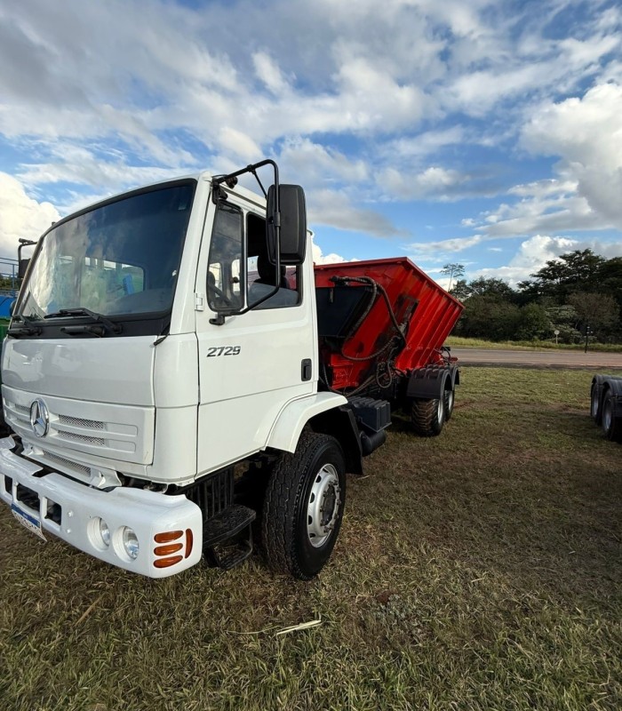 CAMINHÃO MB 2729 - ANO 2013
