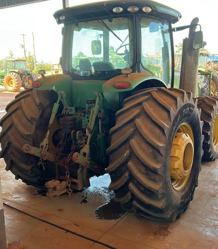 Trator JOHN DEERE 8270 R